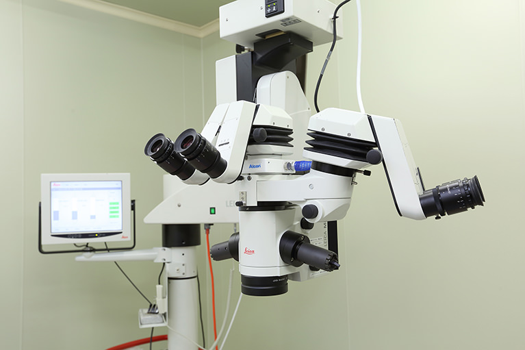 Leica(ライカ)社の眼科手術用顕微鏡　